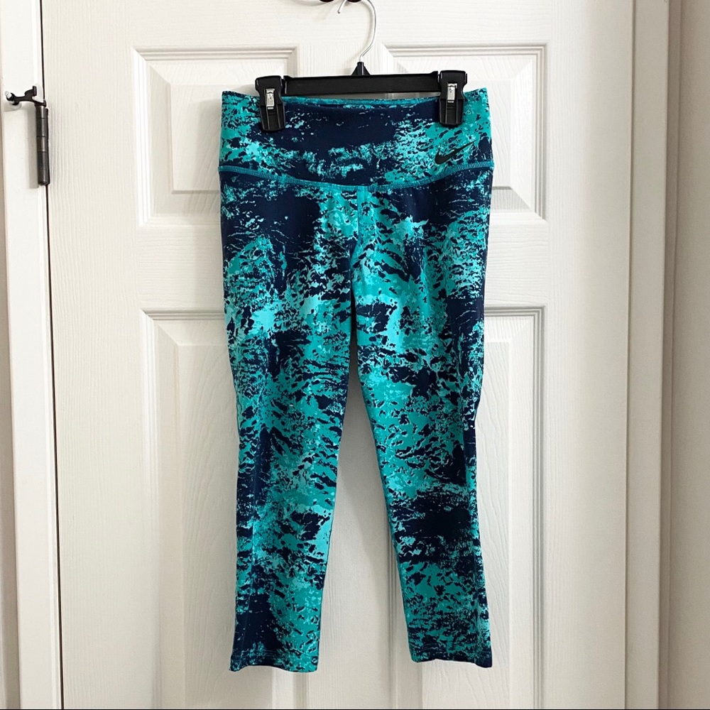 Women's Teal & Navy Printed Capri Leggings